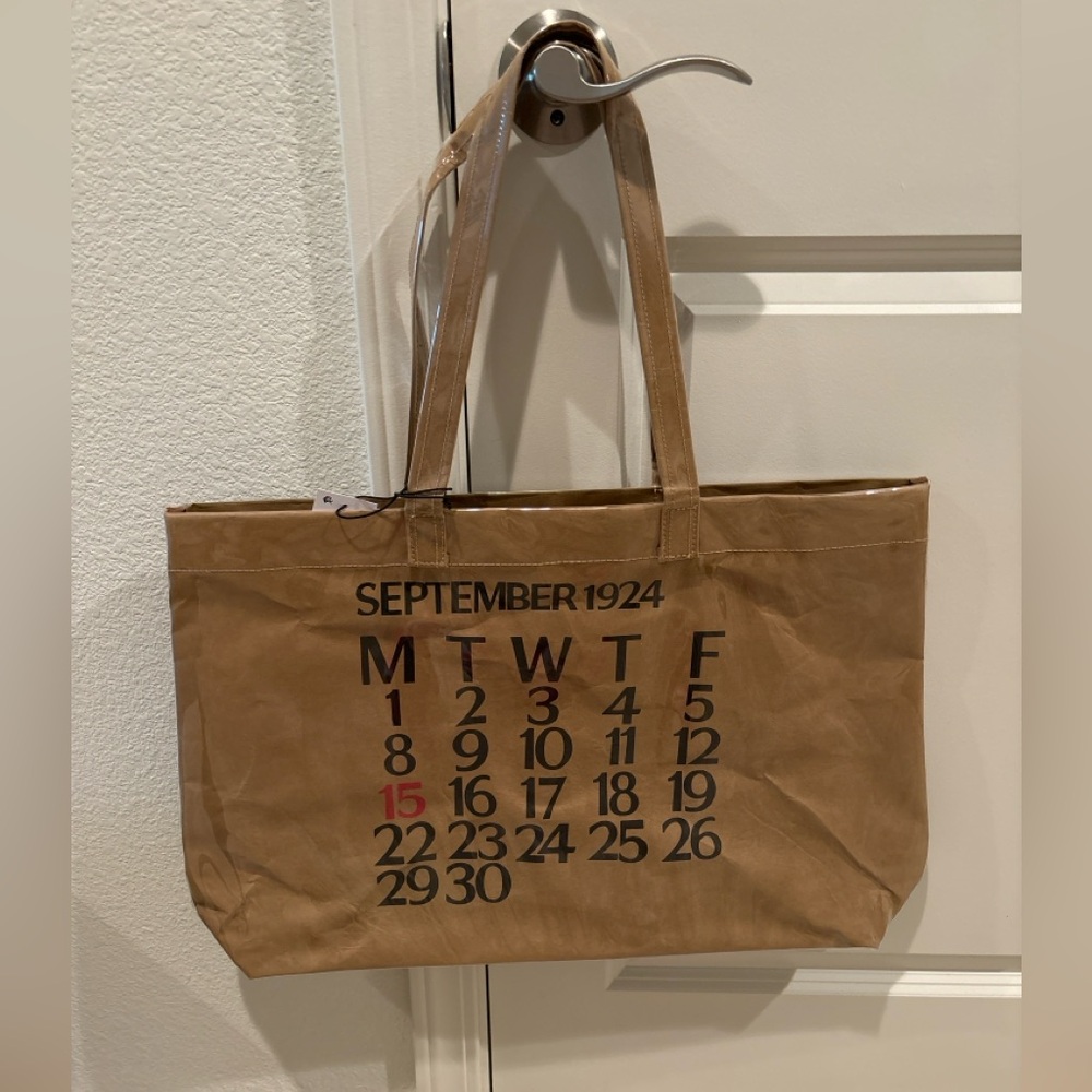 NWT Saks Fifth Avenue oversized September 1924 tote bag 👜